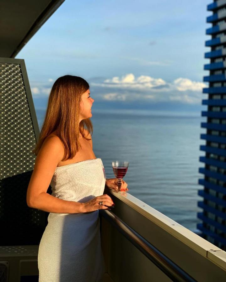 Orbi City Aparthotel Black Sea View Батуми Экстерьер фото
